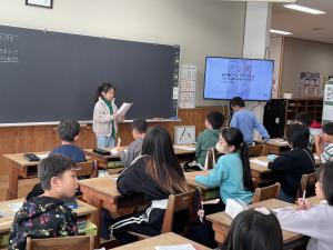 波浮クイズの様子