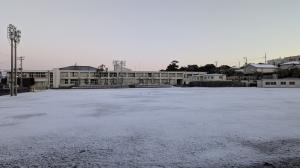 雪の校庭